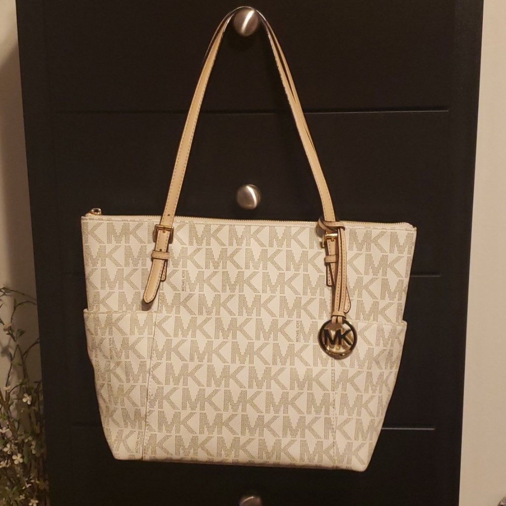 Michael kors purse